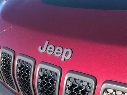 Used 2019 Jeep Cherokee Trailhawk w/ Comfort/Convenience Group image 18