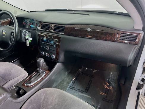 Used 2012 Chevrolet Impala LT w/ LT Sunroof Package FWD image 25