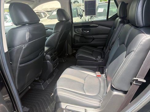 Used 2024 Honda Pilot EX-L image 4