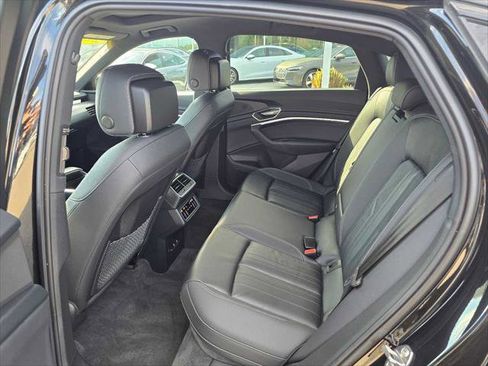 Used 2024 Audi Q8 e-tron Premium image 18