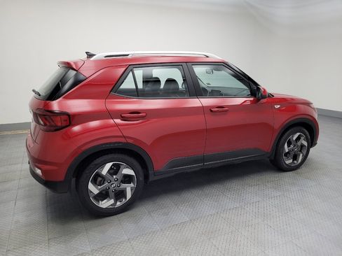 Used 2022 Hyundai Venue Limited image 10