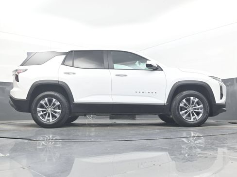 Used 2025 Chevrolet Equinox LT FWD image 30