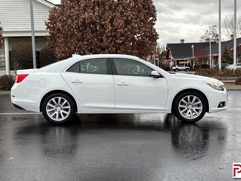 Used 2015 Chevrolet Malibu LT image 3