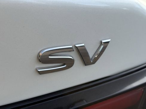 Used 2022 Nissan Maxima SV image 8