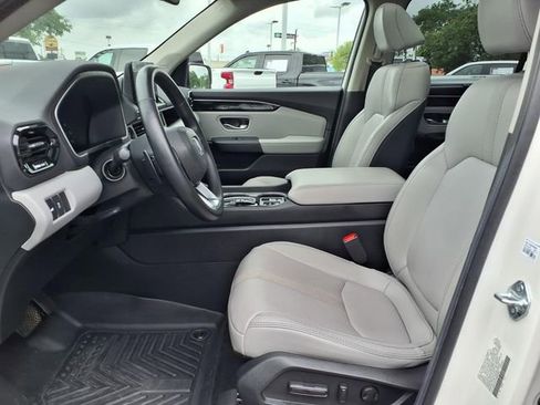 Used 2025 Honda Pilot Touring image 18