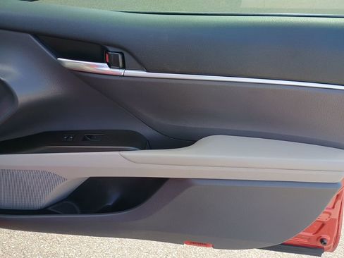 Used 2022 Toyota Camry SE w/ Convenience Package image 22