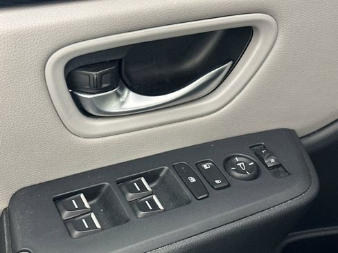 Used 2023 Honda Pilot LX image 13