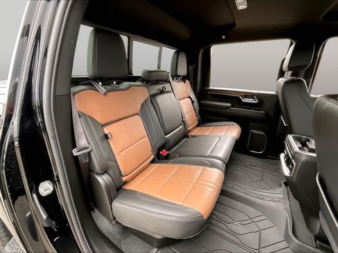 Used 2024 Chevrolet Silverado 2500 High Country w/ Technology Package AWD/4WD image 19