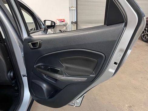 Used 2020 Ford EcoSport SE w/ SE Convenience Package image 15