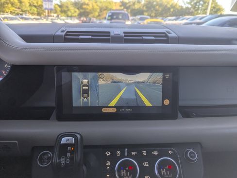 Used 2020 Land Rover Defender 110 HSE image 22