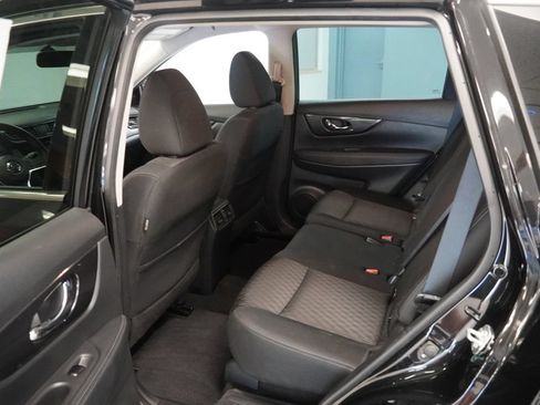 Used 2018 Nissan Rogue SV AWD/4WD image 18