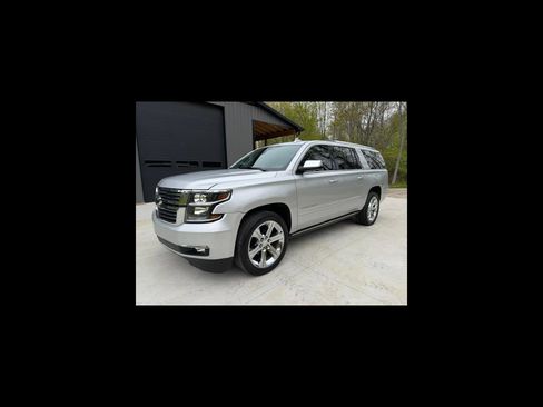 Used 2020 Chevrolet Suburban Premier w/ Premier 6.2L Value Package AWD/4WD image 1
