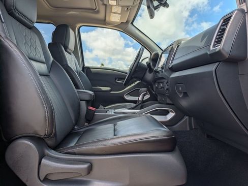 Used 2024 Nissan Frontier SL RWD image 20