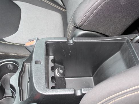 Used 2017 Jeep Cherokee Sport w/ Cold Weather Group image 55