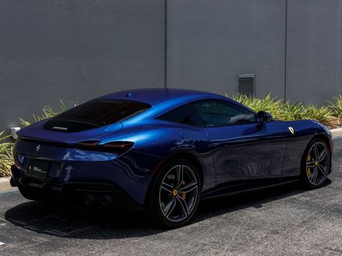 Used 2024 Ferrari Roma RWD image 5