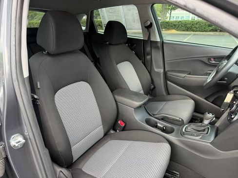Used 2021 Hyundai Kona SE FWD image 29