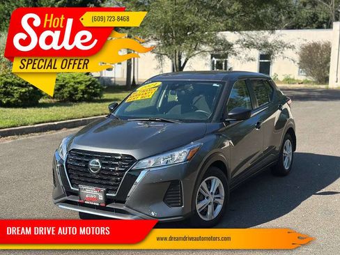 Used 2021 Nissan Kicks S image 1