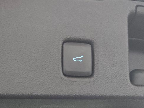 Used 2025 Ford Escape Platinum w/ Premium Technology Package image 21