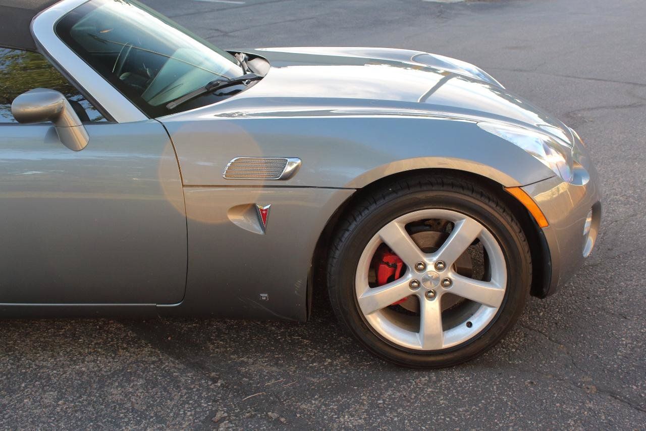 Used 2007 Pontiac Solstice Convertible w/ Premium Package RWD image 12