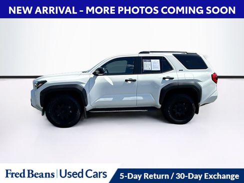 Used 2025 Toyota 4Runner SR5 AWD/4WD image 4
