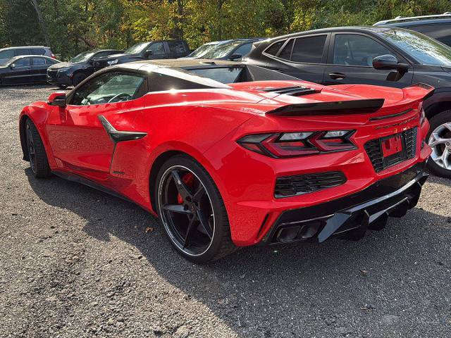 Used 2025 Chevrolet Corvette E-Ray AWD/4WD image 3