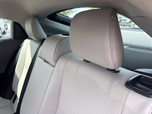 Used 2024 Toyota Prius XLE FWD image 8