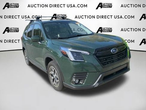 Used 2024 Subaru Forester Premium image 3