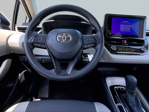 Used 2024 Toyota Corolla LE FWD image 6