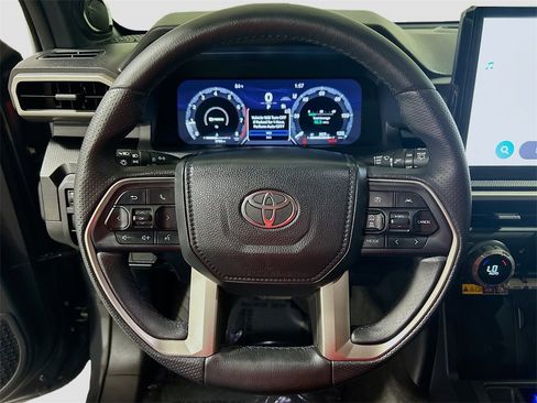 Used 2025 Toyota 4Runner Limited image 9