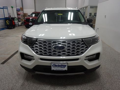 Used 2023 Ford Explorer Platinum w/ Technology Package image 2