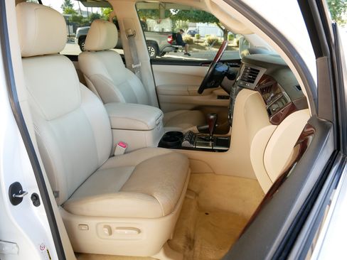 Used 2010 Lexus LX 570 4WD image 8