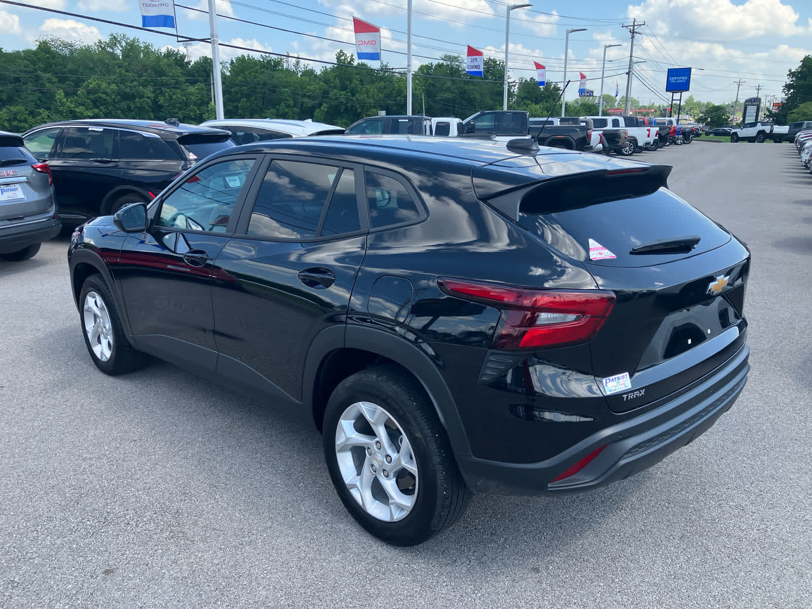 Used 2026 Chevrolet Trax LS w/ LS Convenience Package FWD image 5