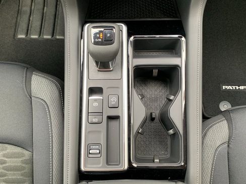 New 2026 Nissan Pathfinder SV image 12