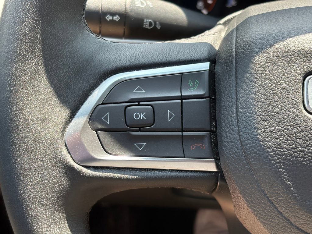Used 2026 Jeep Compass Limited AWD/4WD image 33