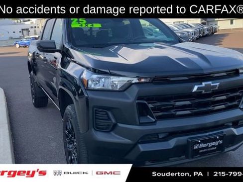 Used 2025 Chevrolet Colorado W/T w/ WT Custom Package AWD/4WD image 2