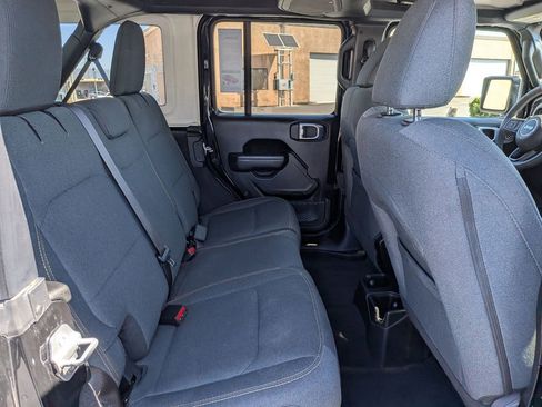 Used 2025 Jeep Wrangler Sport S image 32