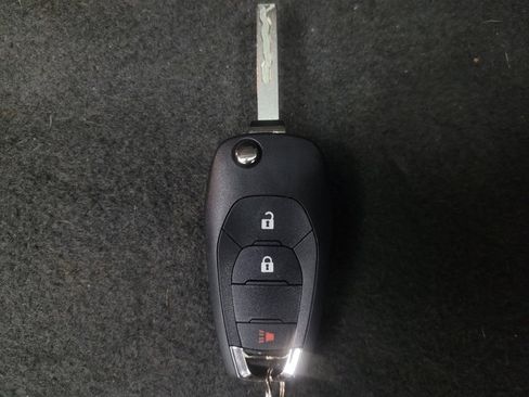 Used 2025 Chevrolet Trax LS FWD image 32