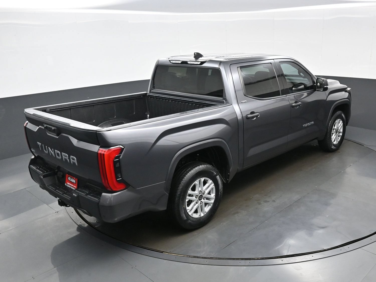 Used 2023 Toyota Tundra SR5 w/ SR5 Convenience Package AWD/4WD image 40