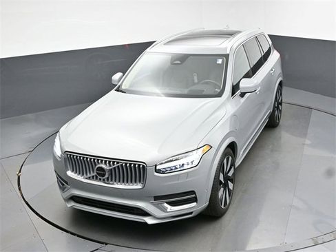 Used 2025 Volvo XC90 T8 Ultra image 47