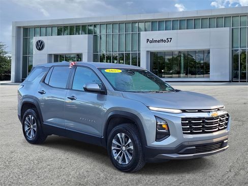 Used 2025 Chevrolet Equinox LT image 3