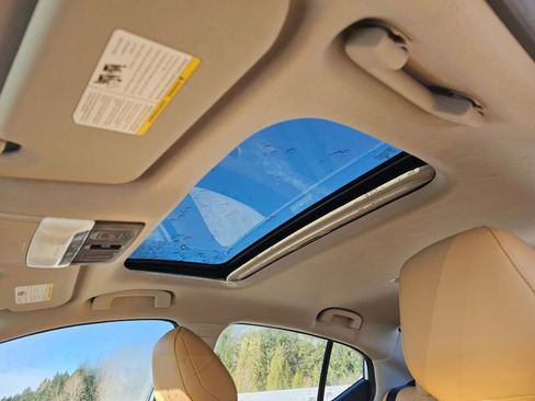 Used 2025 Nissan Sentra SV w/ SV Premium Package image 21