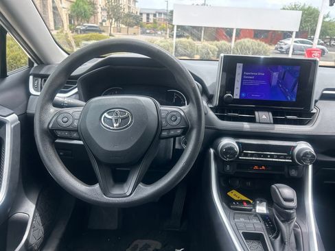 Used 2024 Toyota RAV4 XLE FWD image 9