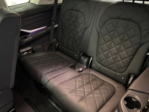 Used 2026 BMW X7 xDrive40i w/ Premium Package image 28