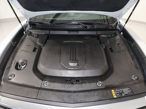 Certified 2024 Cadillac Lyriq Luxury AWD/4WD image 31