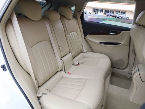 Used 2017 INFINITI QX50 AWD w/ Premium Plus Package image 22