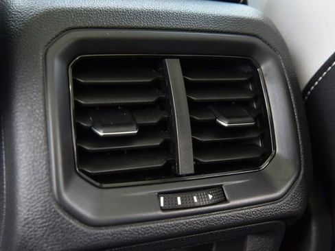 New 2026 Volkswagen Taos SE AWD/4WD image 24