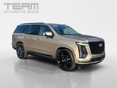 Used 2025 Cadillac Escalade Sport Platinum w/ LPO, ONYX Package AWD/4WD image 1