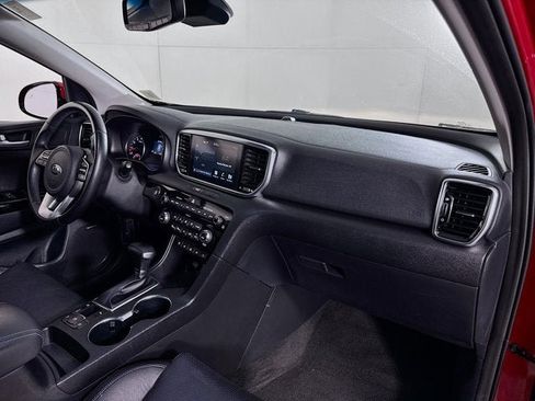 Certified 2022 Kia Sportage EX w/ EX Technology Package AWD/4WD image 30