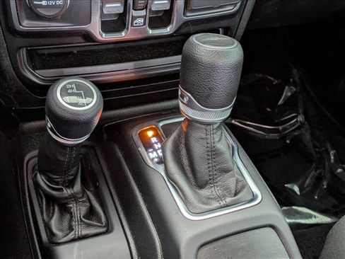 Used 2022 Jeep Gladiator Sport AWD/4WD image 11