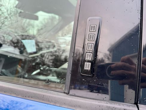 Used 2022 Ford F150 Lariat w/ Equipment Group 502A High image 7